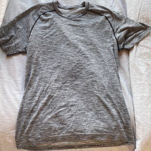 Lululemon metal vent tech short sleeve shirt size M